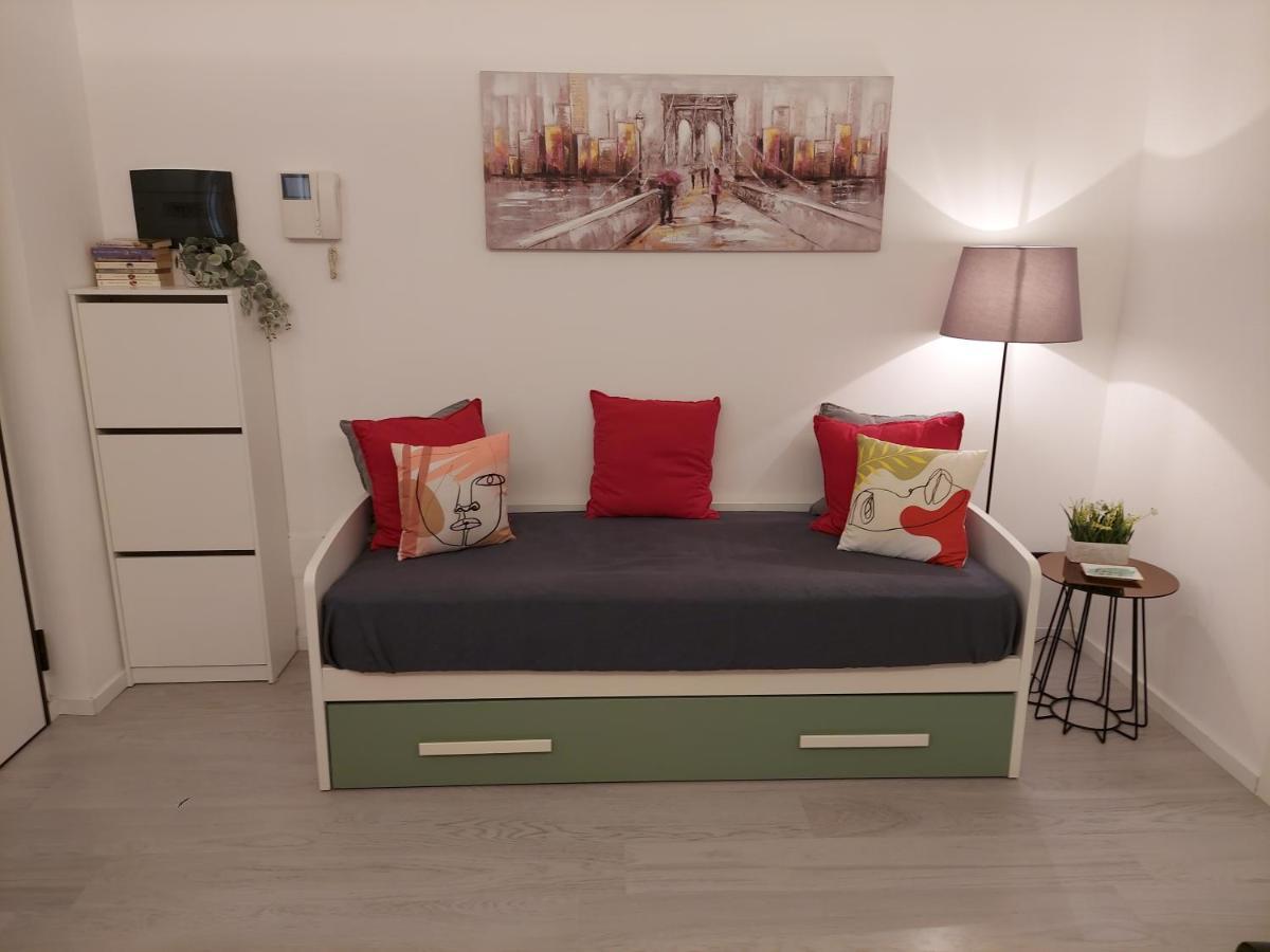 Apartment G&g House *